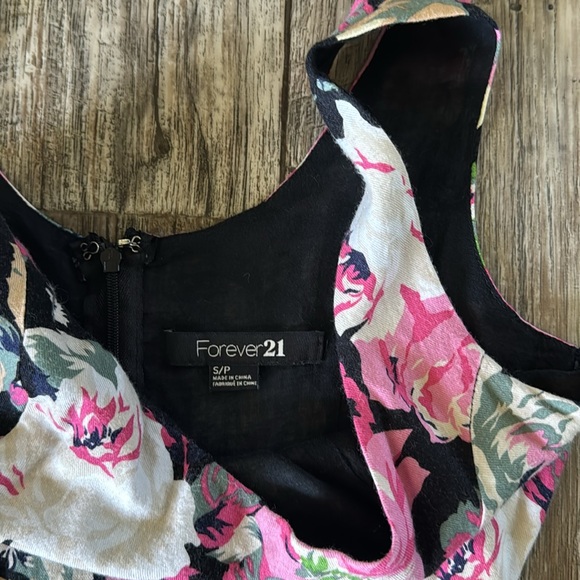 🌟FOREVER 21 WOMEN🌟 BEAUTIFUL 🌟FLORAL DRESS, SIZE SMALL - Picture 8 of 13
